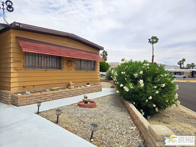 69490 Parkside Drive, Desert Hot Springs CA: https://media.crmls.org/mediaz/9c08e5bd-d3aa-4aca-9df4-ff122e756b42.jpg