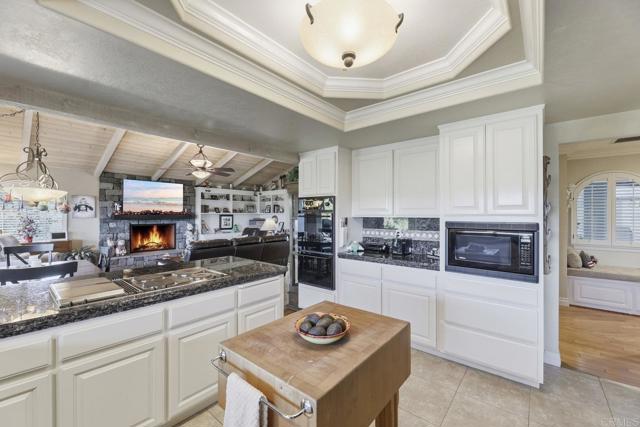 1524 Zutano Lane, Fallbrook CA: https://media.crmls.org/mediaz/9c0929a8-8aa2-4f00-abf3-a971d602b53b.jpg