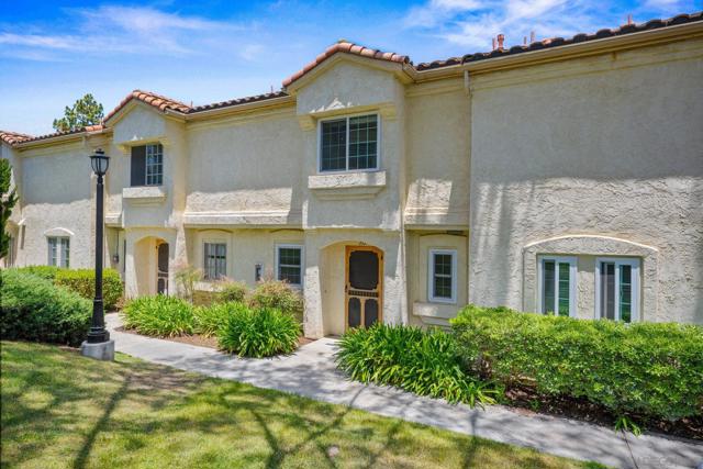 740 Breeze Hill Rd, Vista CA: https://media.crmls.org/mediaz/9c0980ae-82b3-493f-8454-0728a79289e5.jpg
