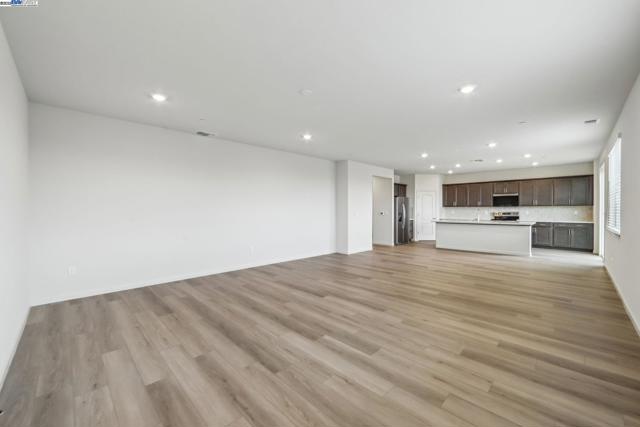 4111 Markovich Court, Richmond CA: https://media.crmls.org/mediaz/9c09b839-e073-454f-90b9-d6490c974a68.jpg