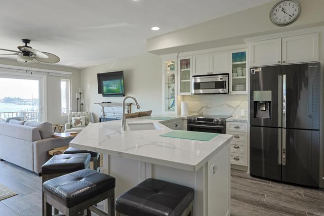 Detail Gallery Image 5 of 57 For 1609 Glorietta Bld, Coronado,  CA 92118 - 2 Beds | 2 Baths