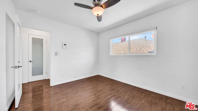 510 Pacific Avenue, Venice CA: https://media.crmls.org/mediaz/9c0a3b5e-cf25-4a04-b64c-1cc571f87d1b.jpg