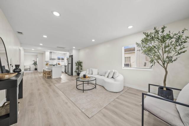 Detail Gallery Image 3 of 38 For 4733 Soria Dr, San Diego,  CA 92115 - 5 Beds | 3 Baths