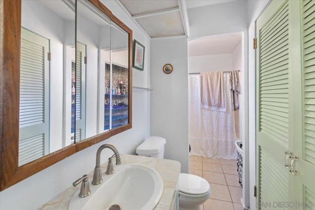 3575 Madison St, Carlsbad CA: https://media.crmls.org/mediaz/9c0bfa49-9215-46fc-ac2d-c6223f7ae56c.jpg