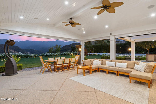 112 Hampstead Court, Westlake Village CA: https://media.crmls.org/mediaz/9c0c0c49-4947-409b-ac6b-30b26c3f98d2.jpg