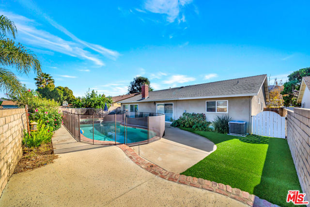 2425 Dusan Street, Simi Valley CA: https://media.crmls.org/mediaz/9c0cb2c7-c54a-4b67-a16d-87216592b767.jpg