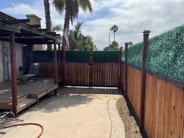 4135 Fanuel St, Pacific Beach (San Diego) CA: https://media.crmls.org/mediaz/9c0d32d5-204e-4eb8-8ab8-a60f23099697.jpg