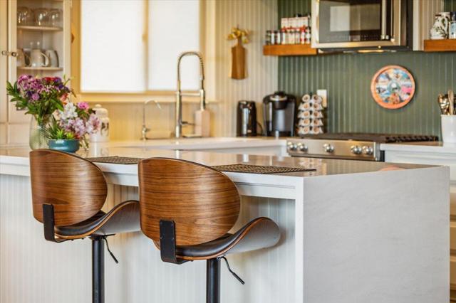 630 Terry Street, Monterey CA: https://media.crmls.org/mediaz/9c0ddbff-40be-4fee-9a1c-658f58144ef1.jpg
