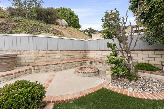 11984 Paseo Fuerte, El Cajon CA: https://media.crmls.org/mediaz/9c0f1ea3-fe59-4223-974c-c91108ec7f5f.jpg