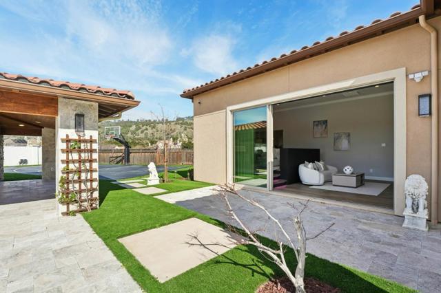 18735 Corte Paterna, Morgan Hill CA: https://media.crmls.org/mediaz/9c1017ff-920d-4afb-af35-423eb23f60fb.jpg