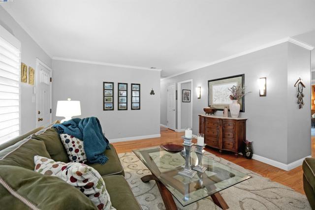 2472 Bradford Ave, Hayward CA: https://media.crmls.org/mediaz/9c101d06-7504-41fc-b250-f9a77aca18a9.jpg