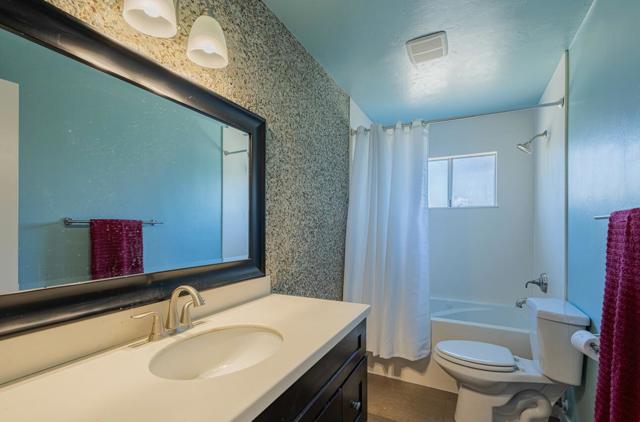 9375 Bur Oak Place, Salinas CA: https://media.crmls.org/mediaz/9c103d6c-2c83-4721-81fd-85a5db33e307.jpg
