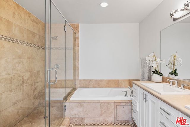 123 S Clark Drive, West Hollywood CA: https://media.crmls.org/mediaz/9c10979f-ab0a-4761-9271-c041070763f4.jpg
