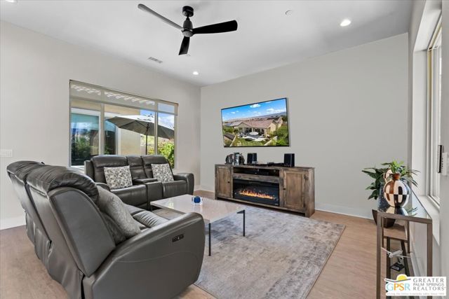 17 Cork Tree, Rancho Mirage CA: https://media.crmls.org/mediaz/9c1114c6-2626-451e-9739-e50e335e73be.jpg