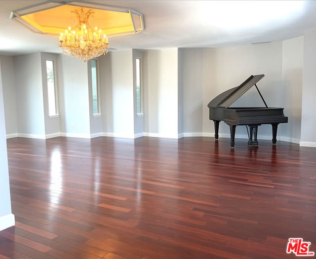 Drew Fenton | 911 TEAKWOOD Road Los Angeles CA | MLS: 7347520