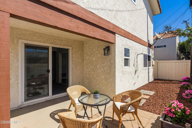 108 Pasadena Avenue, Oxnard CA: https://media.crmls.org/mediaz/9c118ca8-6f38-40aa-9ee6-2c38ac4dc11f.jpg