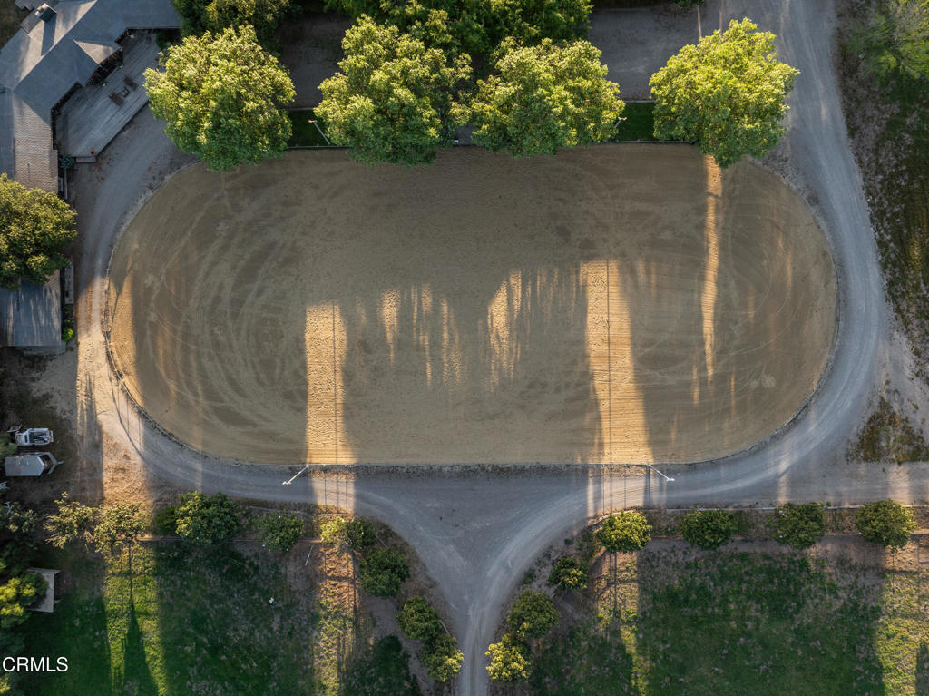 https://media.crmls.org/mediaz/9c11aa8f-60a8-43d5-b29b-86c5d6a0c275.jpg?preset=X-Large