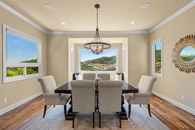 21 Bigleaf Road, Orinda CA: https://media.crmls.org/mediaz/9c12daee-fc7a-41ed-95e5-ad3f46522bad.jpg