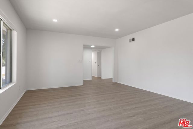 19717 Chase Street, Winnetka CA: https://media.crmls.org/mediaz/9c13010e-cdea-4f0d-b60d-6e8aef68d706.jpg