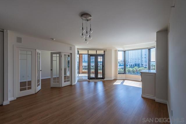 500 W Harbor Dr, San Diego CA: https://media.crmls.org/mediaz/9c134e8d-c194-4535-8eea-bf31d94871d1.jpg