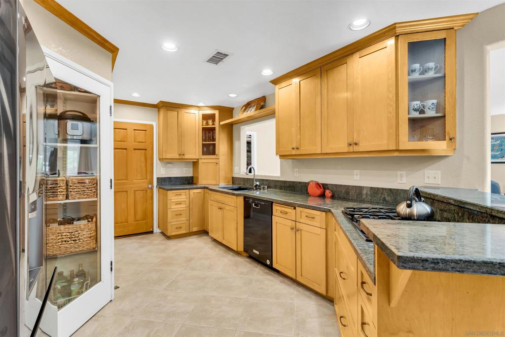 7310 Hamlet Ave. - photo 9