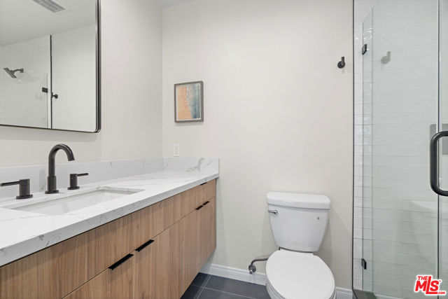 705 6th Avenue, Venice CA: https://media.crmls.org/mediaz/9c146cd7-b03a-483e-aa5d-ec8ae9307962.jpg
