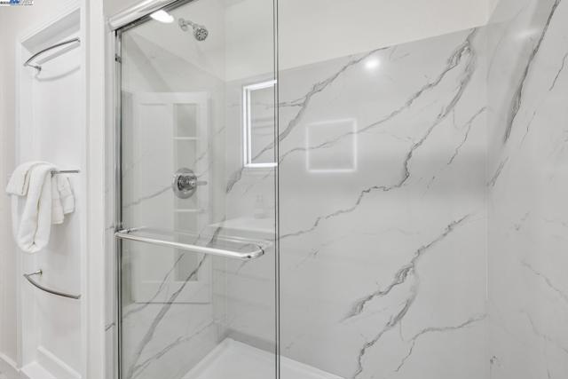 3296 Walnut Ln, Lafayette CA: https://media.crmls.org/mediaz/9c147055-151a-4c83-9580-eb2025271b74.jpg