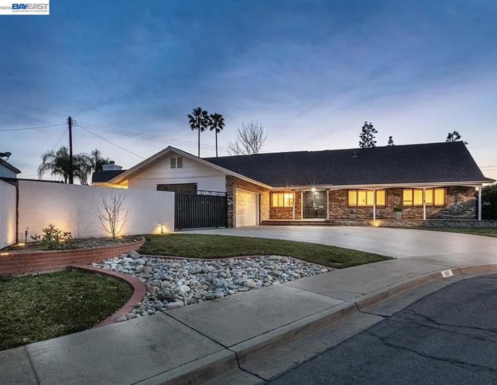 918 Saint Catherine Way