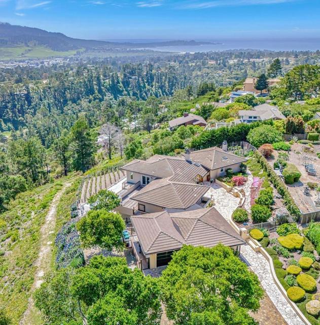 24911 Outlook Terrace, Carmel CA: https://media.crmls.org/mediaz/9c148e43-d0a6-43f0-9502-8655ba9f7f8f.jpg