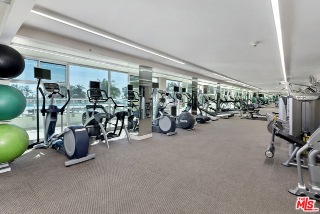 201 Ocean Avenue, Santa Monica CA: https://media.crmls.org/mediaz/9c14c605-ca29-4797-9f98-9275cbd62450.jpg