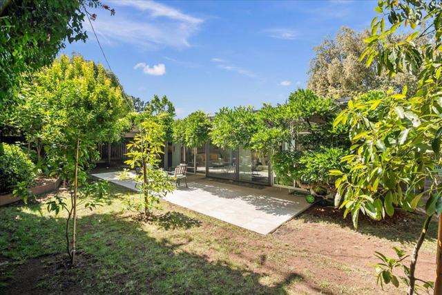 594 W Remington Drive, Sunnyvale CA: https://media.crmls.org/mediaz/9c153873-bf67-4417-bf8f-761c784cc77c.jpg