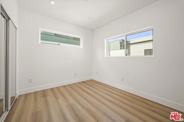 910 N Hudson Avenue, Los Angeles CA: https://media.crmls.org/mediaz/9c1561d6-c448-4461-8edd-d6a042606702.jpg