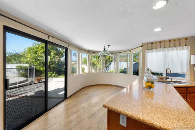 12417 Shropshire Lane, San Diego CA: https://media.crmls.org/mediaz/9c156d17-a07e-405b-920c-b34c02e02d1b.jpg