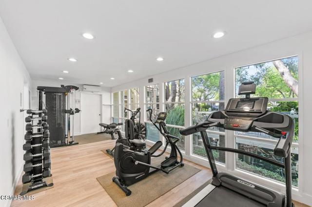 1228 S Westlake Boulevard, Westlake Village CA: https://media.crmls.org/mediaz/9c157907-da5a-4b13-a789-d069cc449ac9.jpg