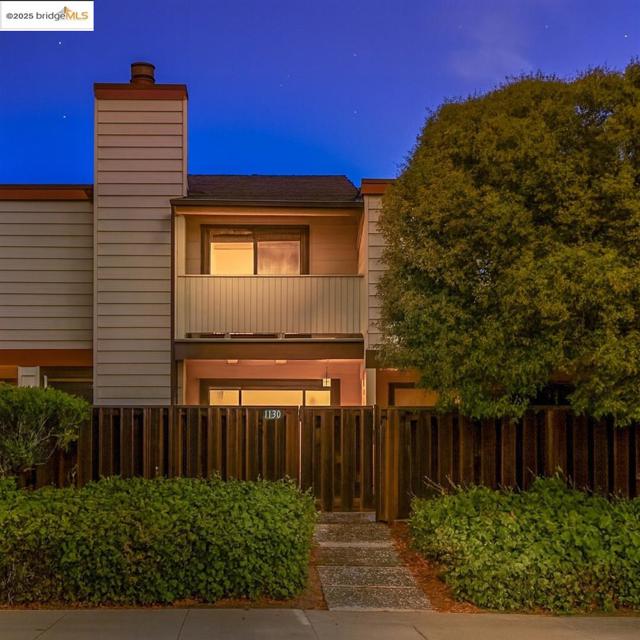 1130 Richmond ST, El Cerrito CA: https://media.crmls.org/mediaz/9c15ada5-b27b-4faf-a808-b75c5cd37f47.jpg