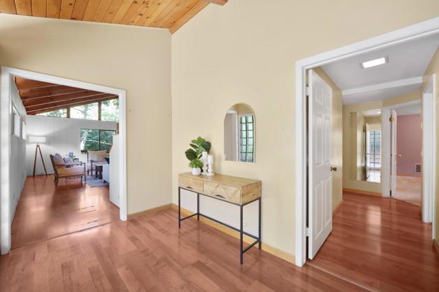 17855 Kiowa Trail, Los Gatos CA: https://media.crmls.org/mediaz/9c15f85c-2fa1-43f1-961e-10cbd1014288.jpg