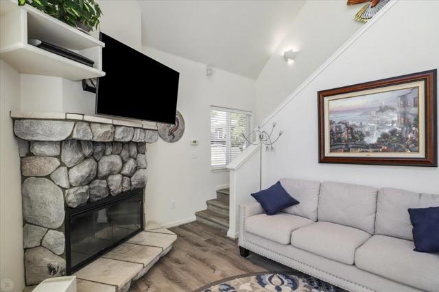 20944 Woodside Way, Groveland CA: https://media.crmls.org/mediaz/9c1617f6-8fe5-4c6d-8459-0857864e30aa.jpg