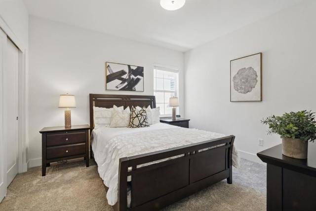 7081 Kirigin Way, Gilroy CA: https://media.crmls.org/mediaz/9c1696a9-a362-4616-b4e4-530bb1e25255.jpg