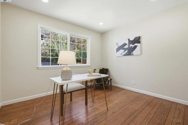 42293 Camino Santa Barbara, Fremont CA: https://media.crmls.org/mediaz/9c169ebc-4f03-4cfe-9976-afbe4c96c606.jpg