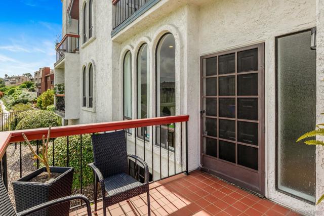 2326 La Costa Ave, Carlsbad, California 92009, 2 Bedrooms Bedrooms, ,2 BathroomsBathrooms,Condominium,For Sale,La Costa Ave,250019784SD