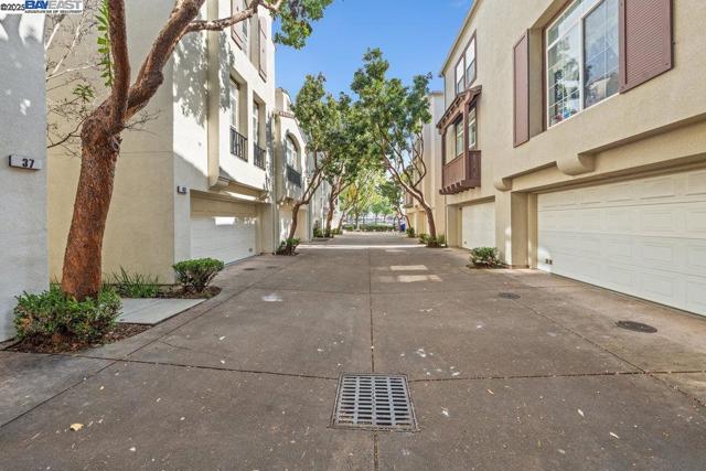 43 Rain Walk, Milpitas CA: https://media.crmls.org/mediaz/9c186a64-fa0e-4bf0-8832-49da574711fd.jpg
