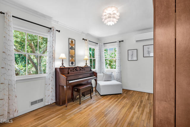 600 Woodland Drive, Sierra Madre CA: https://media.crmls.org/mediaz/9c18efef-a7d8-436a-a727-e1db5b3e23e8.jpg