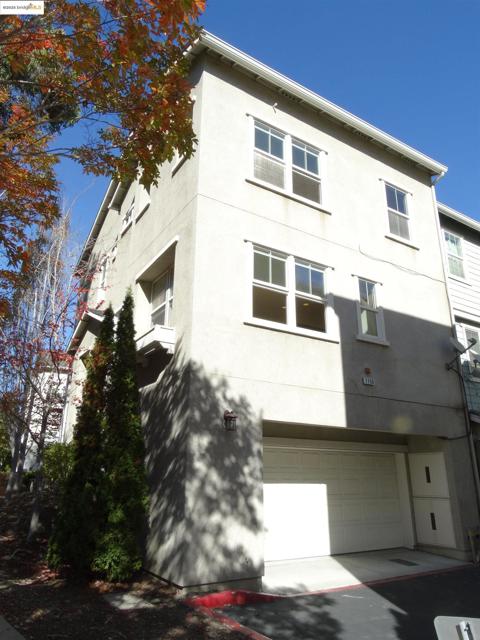 1150 Summer Ln, Richmond CA: https://media.crmls.org/mediaz/9c191643-2f1e-4fa3-b47e-2d220ba7ad9b.jpg