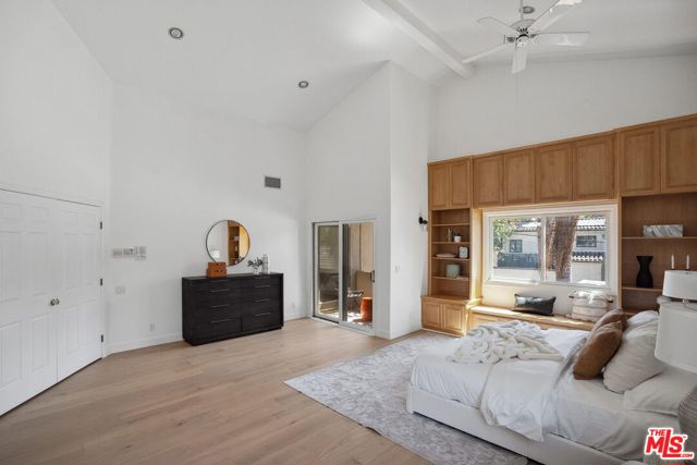 314 22nd Street, Santa Monica CA: https://media.crmls.org/mediaz/9c195eb0-81fe-4f0e-9caa-a234c7dae516.jpg