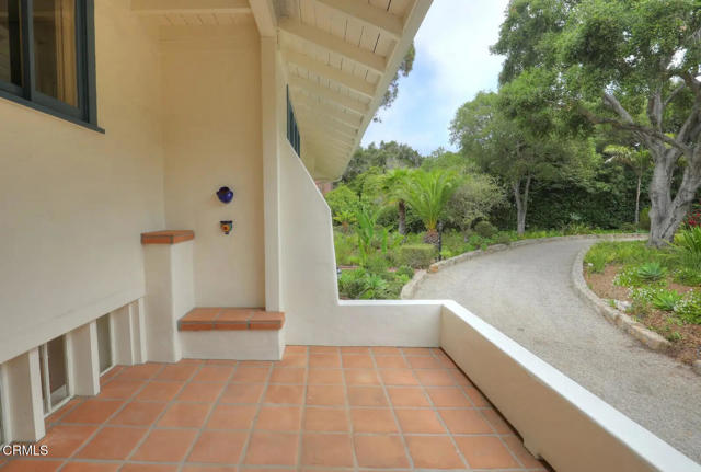 2607 Puesta Del Sol, Santa Barbara CA: https://media.crmls.org/mediaz/9c19a658-1d99-4a84-aba7-6cbfc6e9d809.jpg