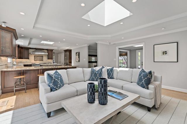60 Vasilakos Way, Menlo Park CA: https://media.crmls.org/mediaz/9c1a7d01-73f8-483b-8940-80e74ffdc383.jpg