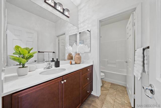 5439 Soho View Ter, San Diego CA: https://media.crmls.org/mediaz/9c1a87a5-4907-4eea-88b1-6678889edf73.jpg