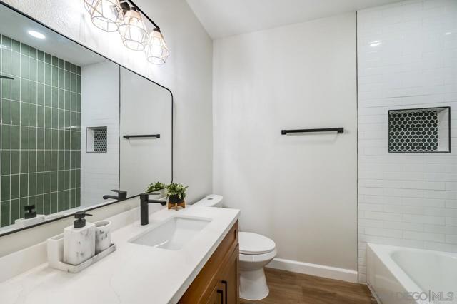 12665 Creekview Dr, San Diego CA: https://media.crmls.org/mediaz/9c1b472f-92d4-434d-a994-8e3b2b05aec8.jpg
