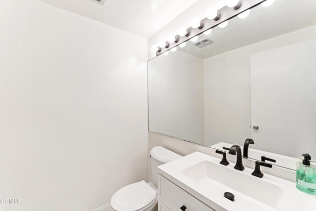 Detail Gallery Image 16 of 31 For 4320 Meridian Ave, Oxnard,  CA 93035 - 3 Beds | 2/1 Baths