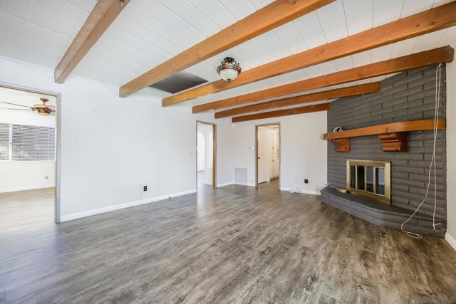 26463 Hamre Pl, Hemet CA: https://media.crmls.org/mediaz/9c1b6ca1-2d75-4ed8-b566-b4cc6a5a7a87.jpg